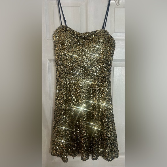 B Darlin women’s size S/M sequined mini dress. EUC. Worn once. No flaws. - Picture 3 of 7
